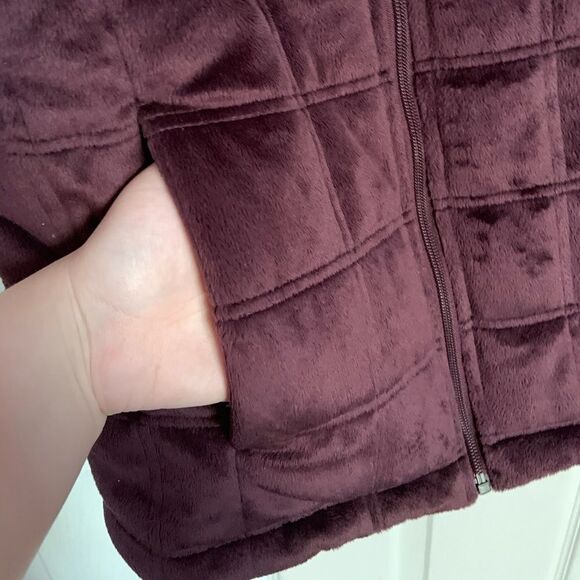 Maroon Fur Vest - Picture 10 of 15